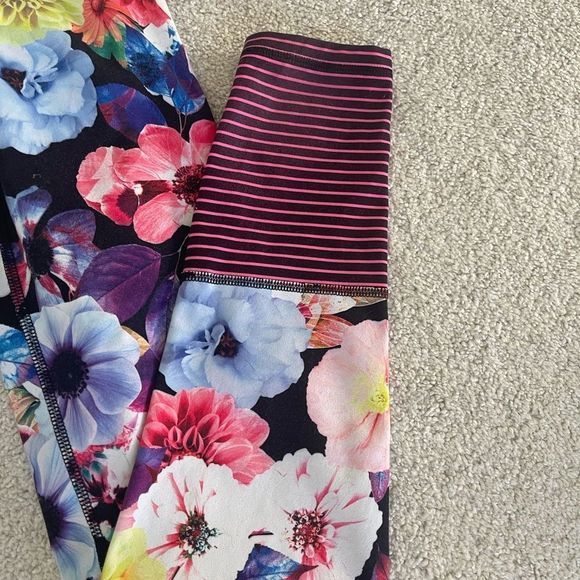 Old navy active floral stripe pants size S - Picture 2 of 11